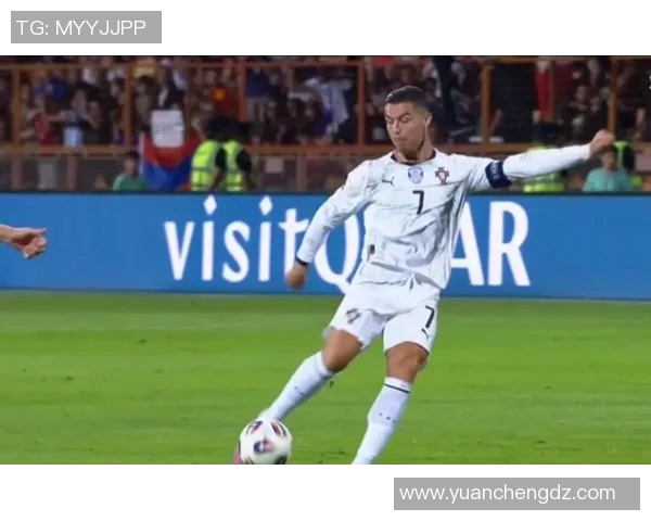 震撼人心的足球明星精彩瞬间视频引发观众热议与惊叹