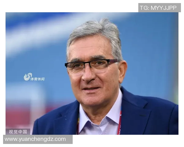 中国国家足球队主教练的执教理念与未来发展方向探讨